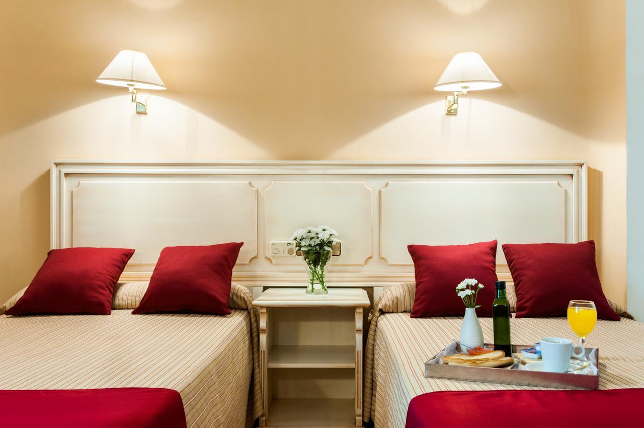 Hotel Victoria Линарес Екстериор снимка